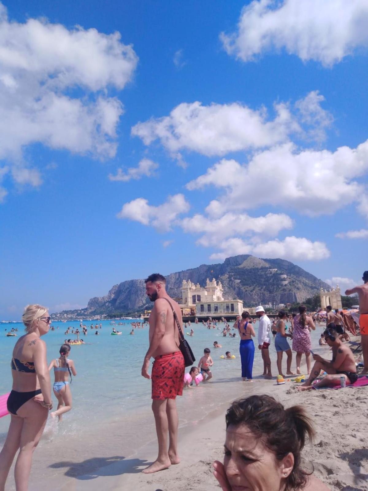 Casa Amari Alla Zisa Hostel Palermo Eksteriør billede